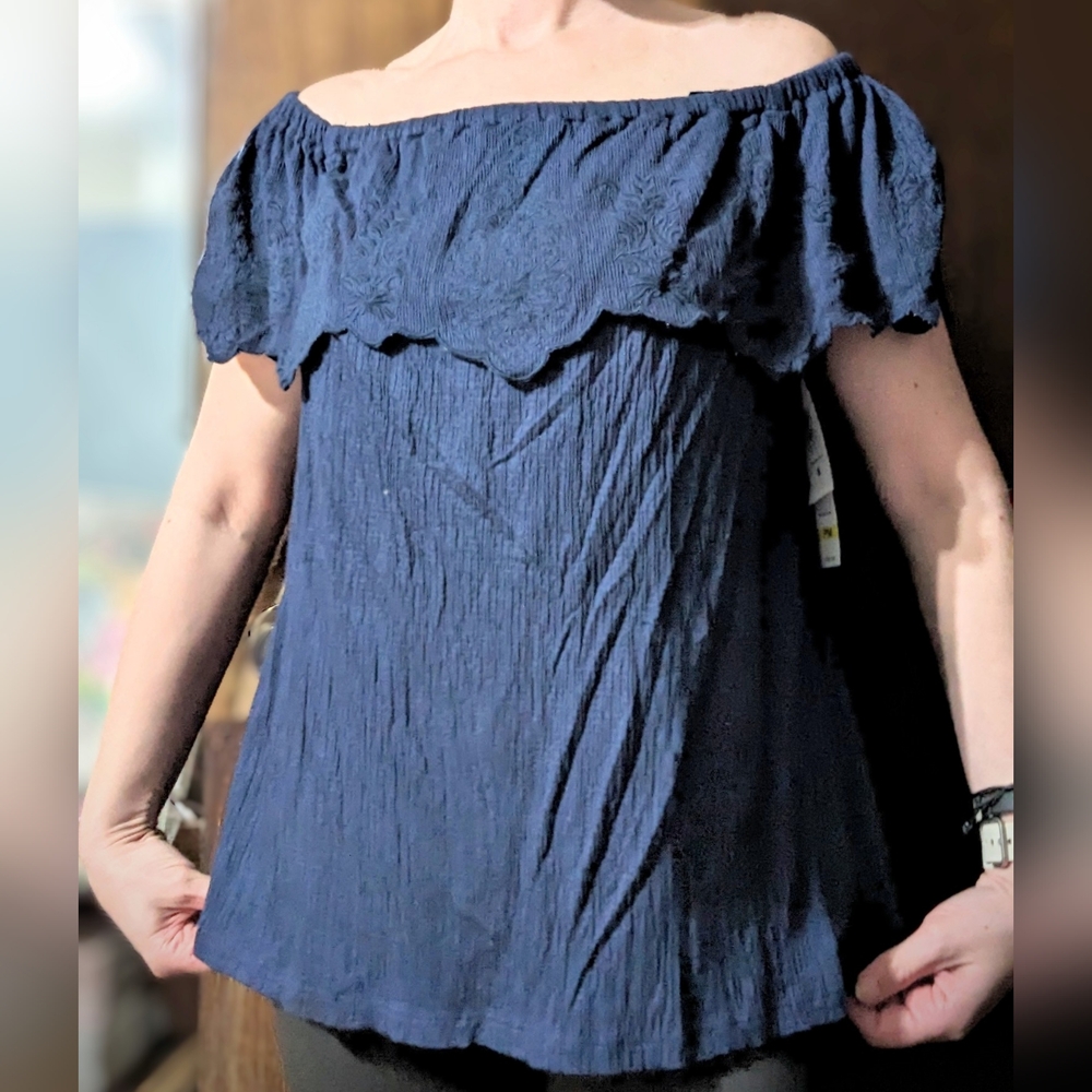 NyGard brand size Petite Med BNWT, off the shoulder flowy, indigo shirt - Picture 8 of 13